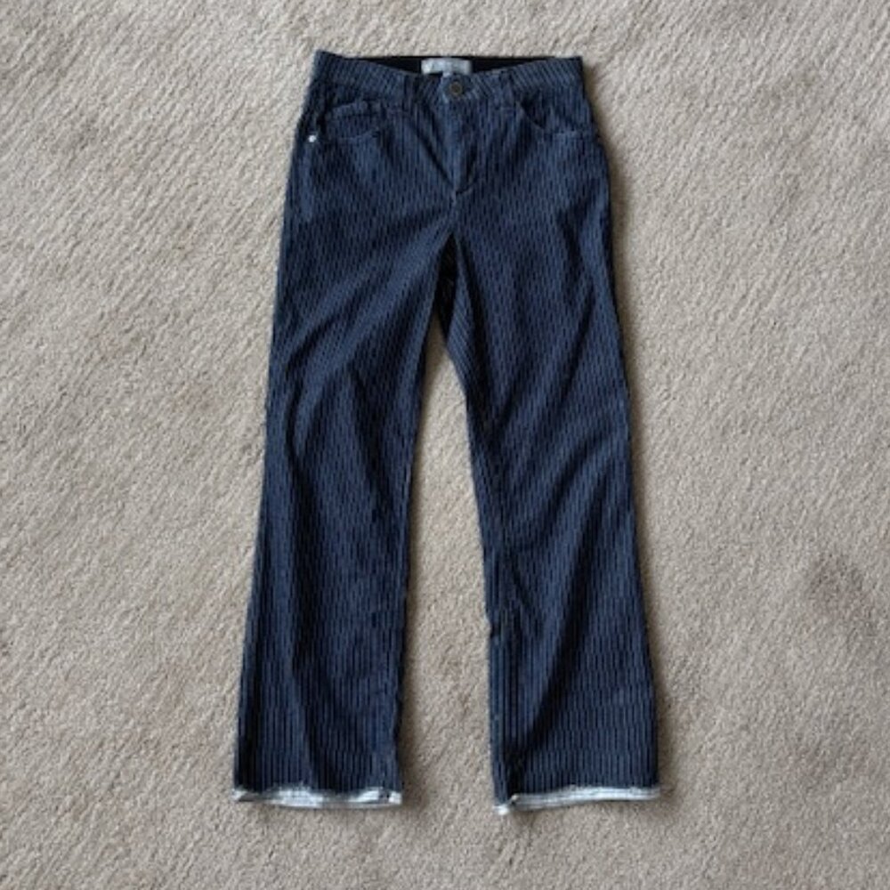 Wit & Wisdom Women's Wide Leg Jeans with White Pinstripe in Perfect Condition